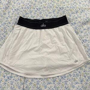 Alo skirt